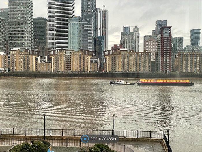 3 Bedroom Flat To Rent In Rodney Point, London, SE16