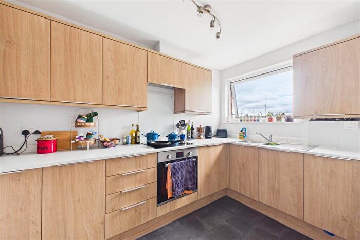 2 Bedroom Flat For Sale In Dove Street South, Kingsdown, BS2