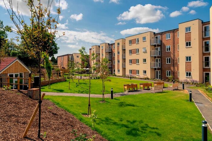 2 Bedroom Flat To Rent In Charlton Green, Dover, CT16