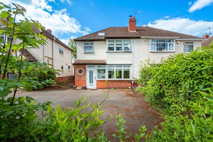 4 Bedroom Semi-Detached House For Sale In Kingsley Road, Kingswinford, DY6