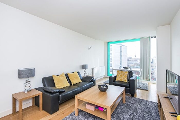 2 Bedroom Flat To Rent In Station Approach, Hayes, UB3