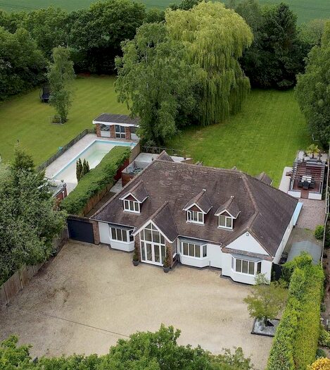 5 Bedroom Detached House For Sale In Whitepits Lane, Portway, Alvechurch, B48
