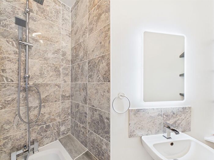 1 Bedroom Flat To Rent In Chapel Road, Worthing, BN11