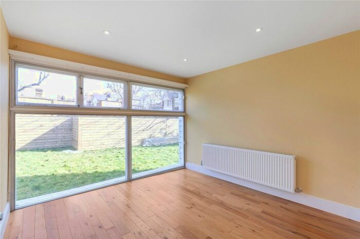 1 Bedroom Flat To Rent In Colinette Road, London, SW15