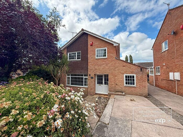 4 Bedroom Detached House For Sale In Goad Avenue, Torpoint, Cornwall, PL11