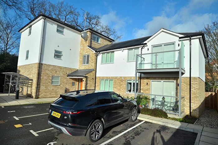 1 Bedroom Apartment To Rent In Grove Road, South Woodford, E18