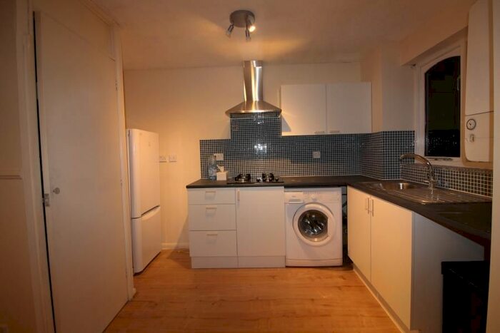1 Bedroom Flat To Rent In Larmans Road, Enfield, EN3