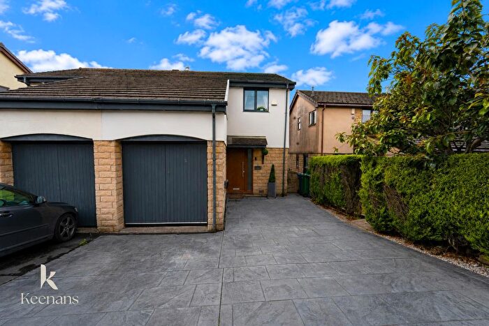 3 Bedroom Semi Detached House For Sale In Billington Avenue, Rossendale, BB4