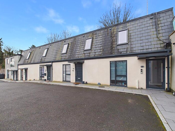 1 Bedroom Maisonette To Rent In Treadaway Hill, Loudwater, High Wycombe, Buckinghamshire, HP10