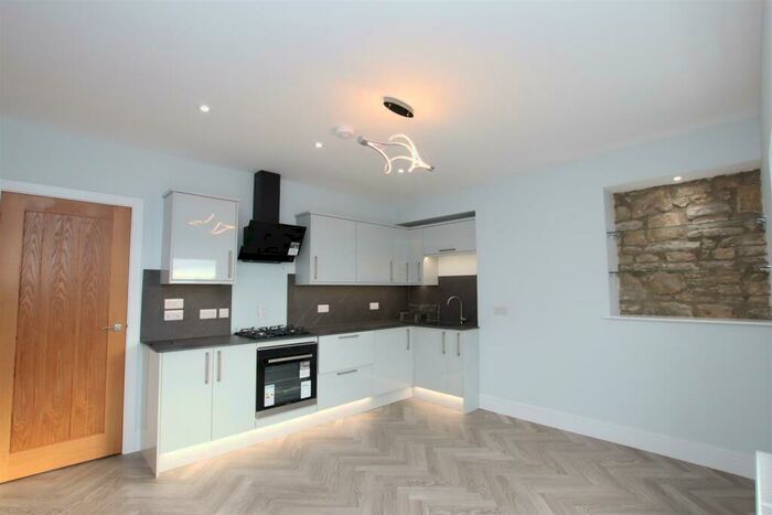 2 Bedroom Flat To Rent In High Street, Timsbury, BA2