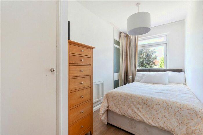 3 Bedroom Flat For Sale In Dighton Court, John Ruskin Street, London, SE5