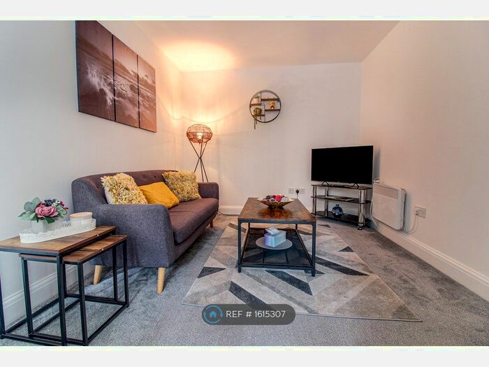 1 Bedroom Flat To Rent In Burlington Court, Slough, SL1