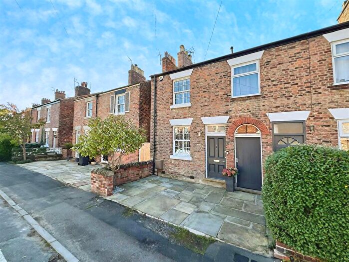 3 Bedroom End Of Terrace House For Sale In Moss Lane, Alderley Edge, SK9