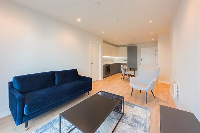 2 Bedroom Apartment To Rent In The Gate, Meadowside, M4