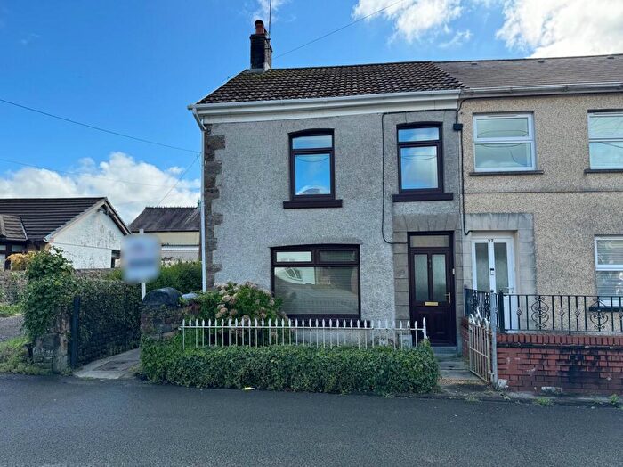 3 Bedroom Semi-Detached House For Sale In Pantyffynnon Road, Ammanford, Carmarthenshire., SA18