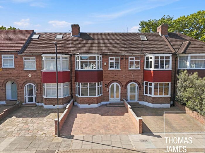3 Bedroom Terraced House To Rent In New Park Avenue, London, N13