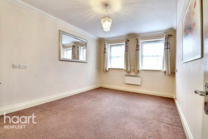 1 Bedroom Retirement Property For Sale In High Road, Benfleet, SS7