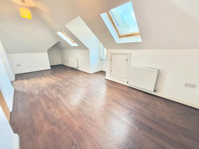 1 Bedroom Apartment To Rent In Parkwood Road, Bournemouth, Dorset, BH5