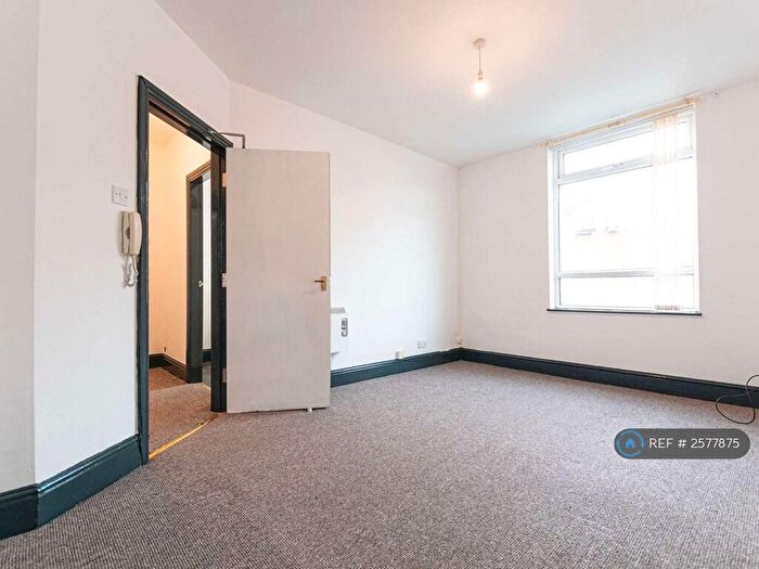 1 Bedroom Flat To Rent In Wyresdale Road, Bolton, BL1