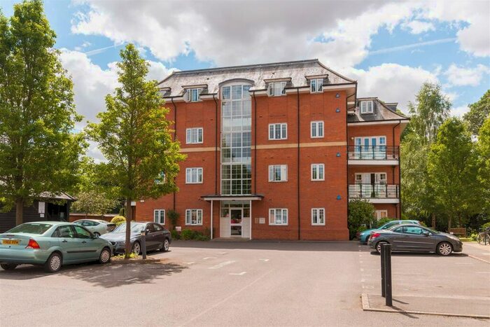 2 Bedroom Apartment To Rent In River View Terrace, Abingdon, OX14