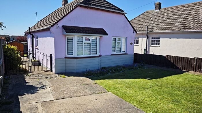 2 Bedroom Detached Bungalow For Sale In Stanley Road, Benfleet, SS7