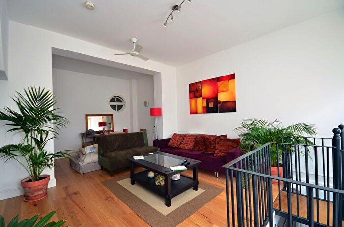1 Bedroom Maisonette To Rent In Barnsbury Street, Angel, London, N1