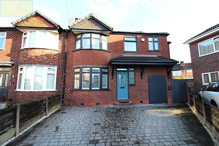 4 Bedroom Semi-Detached House For Sale In Cotswold Avenue, Flixton, M41