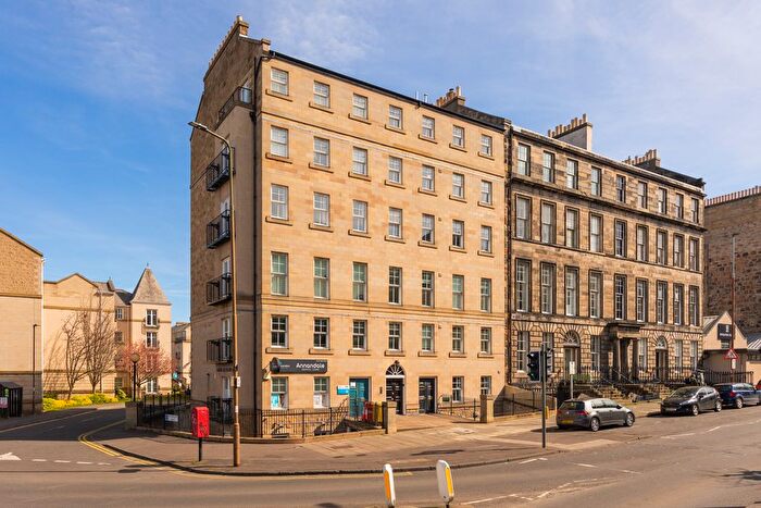 2 Bedroom Flat For Sale In / Annandale Street, Edinburgh, EH7