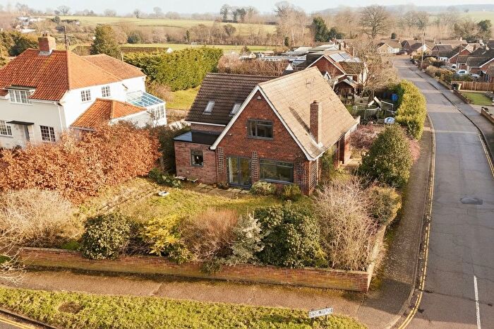 4 Bedroom Detached Bungalow For Sale In Park Close, Thurton, Norwich, NR14