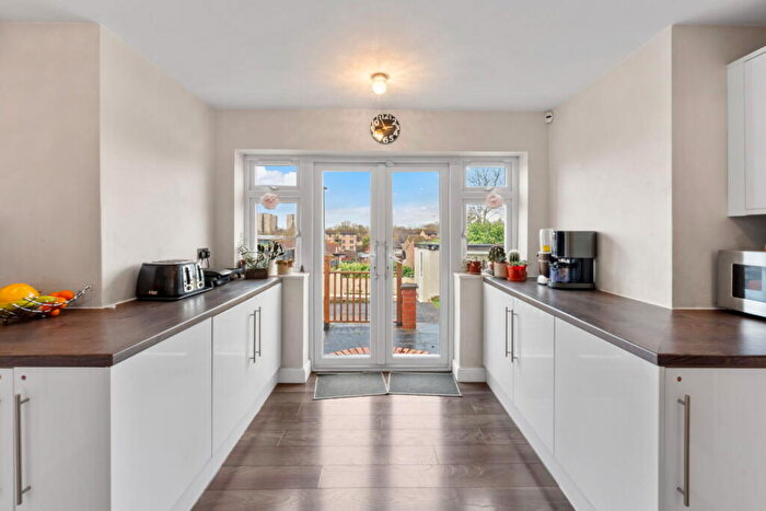5 Bedroom End Of Terrace House For Sale In Elstree Gardens, Belvedere, DA17