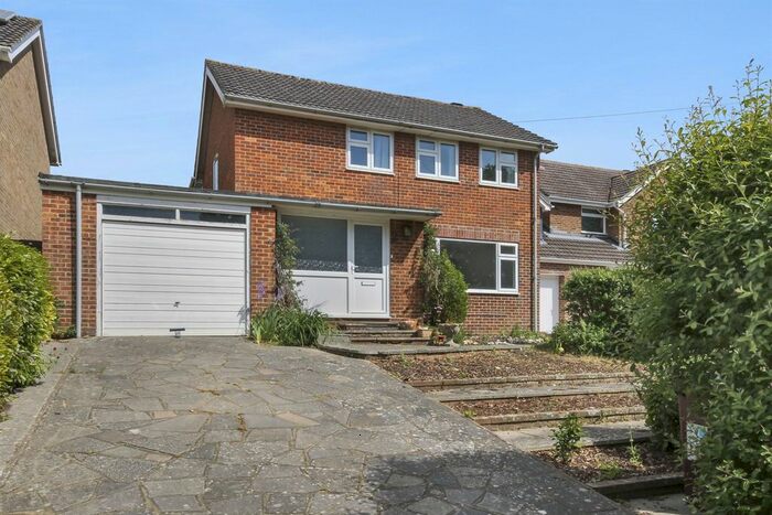 4 Bedroom Detached House To Rent In Salisbury Way, Chichester, PO19