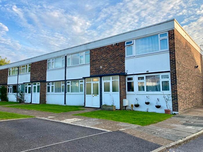 1 Bedroom Maisonette To Rent In Tanfield Court, Horsham, RH12