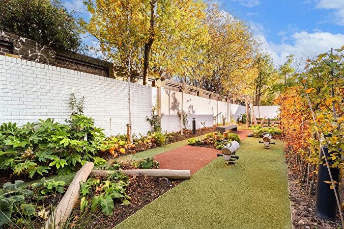 1 Bedroom Flat To Rent In Clifton Mansions, Park Avenue, NW2