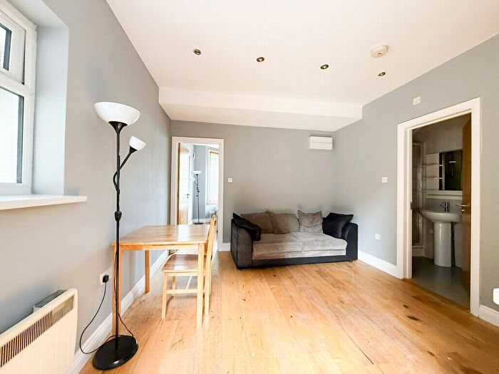1 Bedroom Flat To Rent In Hermitage Road, London, N4