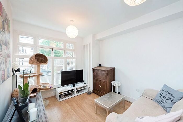 2 Bedroom Flat To Rent In Fabian Road, London, SW6