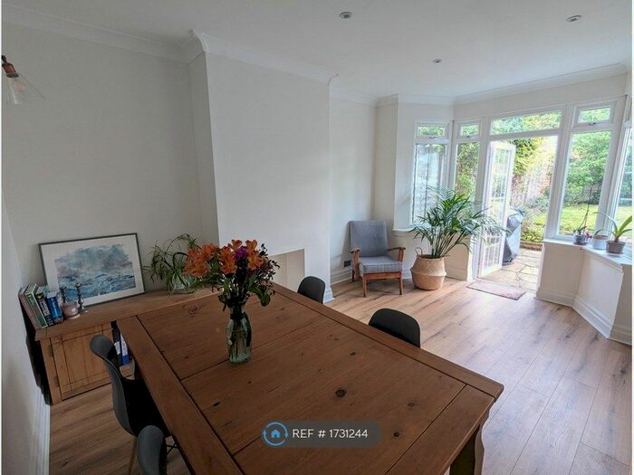 3 Bedroom Semi-Detached House To Rent In School Road, Moseley, Birmingham, B13