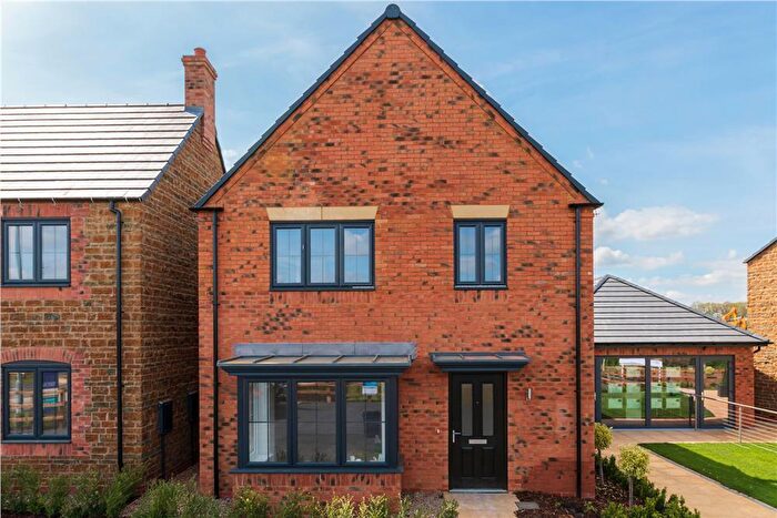 4 Bedroom Detached House For Sale In Berrywood Road, Northampton, Northamptonshire, NN5