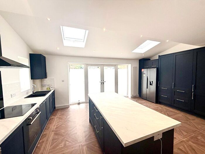 3 Bedroom House To Rent In Saxville Road, Orpington, BR5