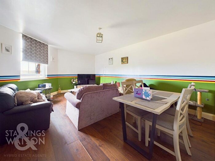 3 Bedroom Apartment For Sale In Hillcrest Court, Ipswich Road, Pulham Market, IP21