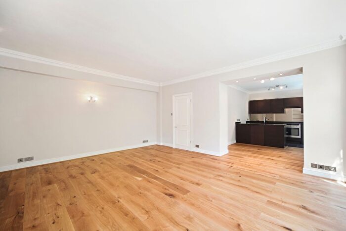 3 Bedroom Flat To Rent In Shrewsbury House, Cheyne Walk, London, SW3