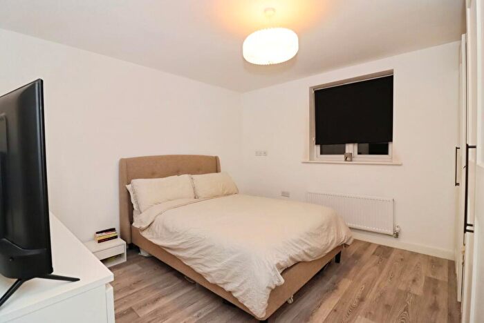 1 Bedroom Flat For Sale In Feld Lane, Chesterfield, Derbyshire, S42