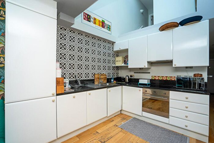 2 Bedroom Terraced House To Rent In Hurlock Street, N5