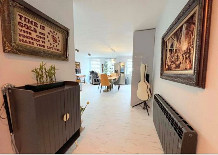 2 Bedroom House To Rent In Strand Street, Poole, BH15