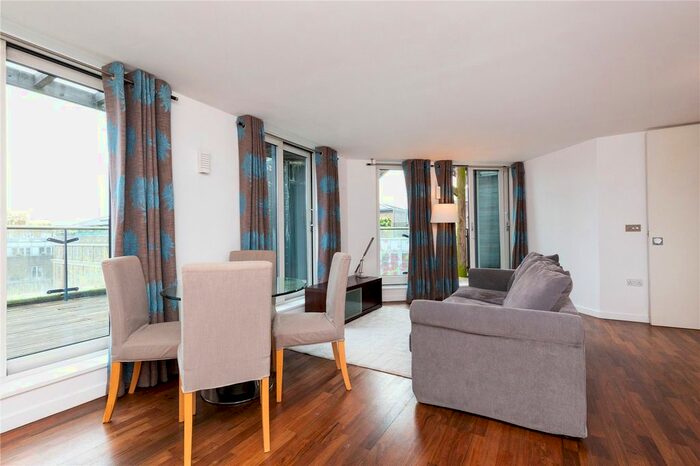 2 Bedroom Flat To Rent In Islington On The Green, A Islington Green, Islington, London, N1