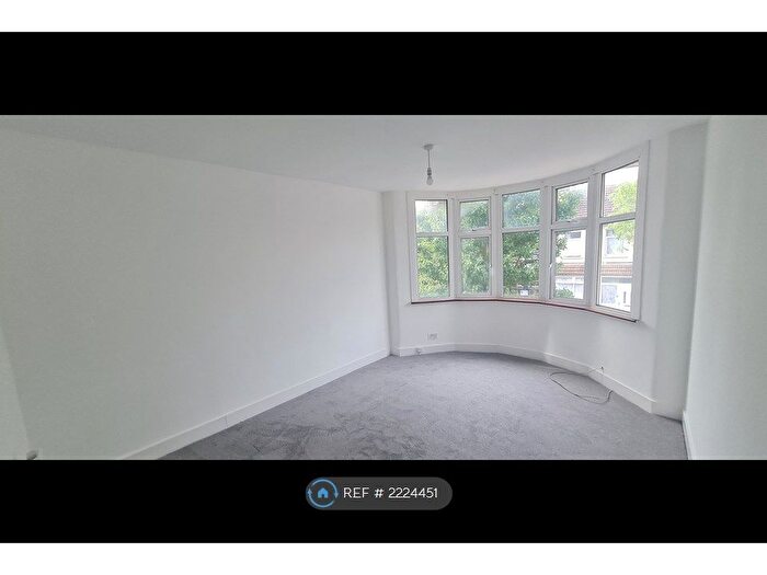 4 Bedroom Terraced House To Rent In Park Avenue, London, E6