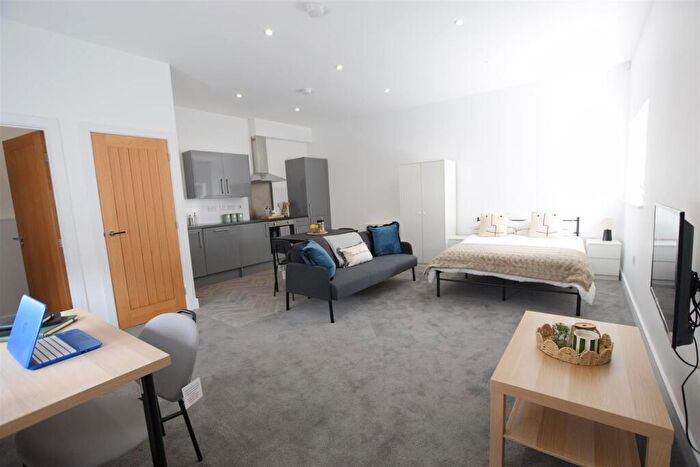 Studio To Rent In Tentercroft Court - Detached Studio - Lincoln, LN5