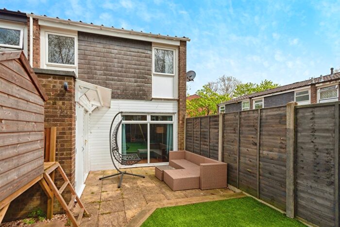 3 Bedroom End Of Terrace House For Sale In Linnet Close, Waterlooville, PO8