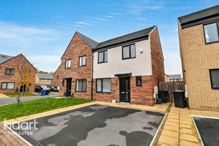 3 Bedroom Semi Detached House For Sale In Pond Close, Doncaster, DN4