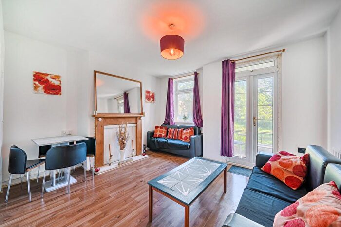 4 Bedroom Apartment For Sale In Pomeroy Street, London, SE14