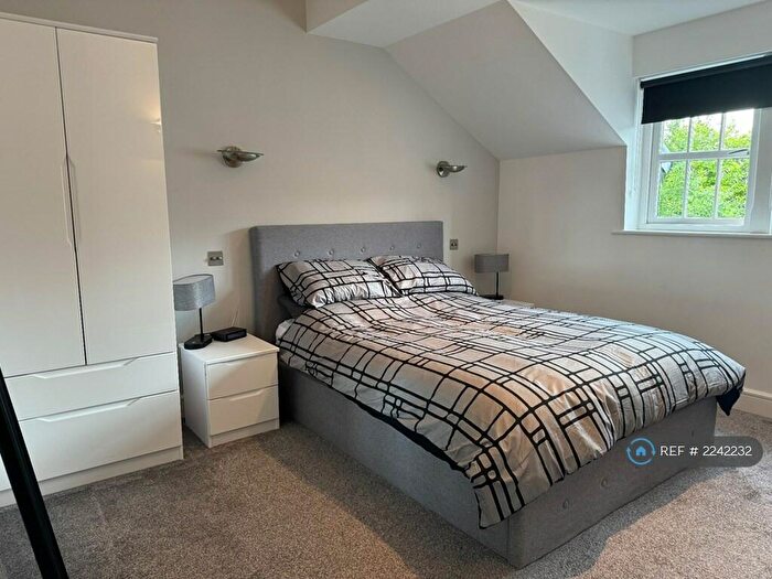 2 Bedroom Flat To Rent In Barton Road, Manchester, M28